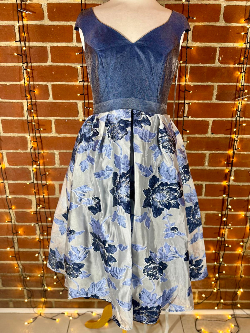 Goddiva London DR3409A Blue Floral Jacquard Prom Dress Size 8-10