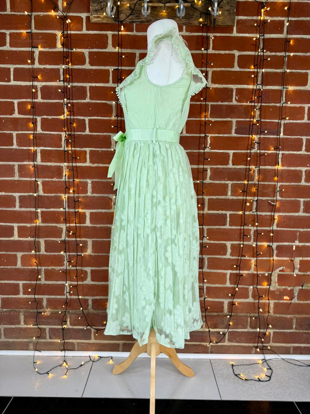 💚 Barberellas Boutique Delicate Lace Dress – Sage Green – Size UK 12 #120
