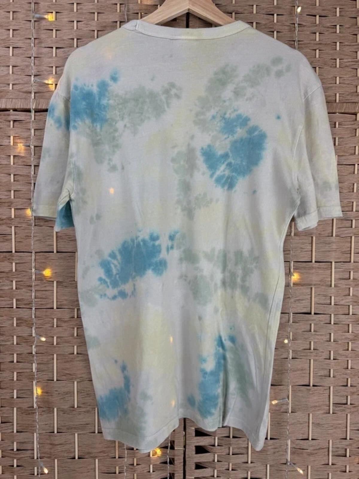 Champion tie dye tee 🌊💙