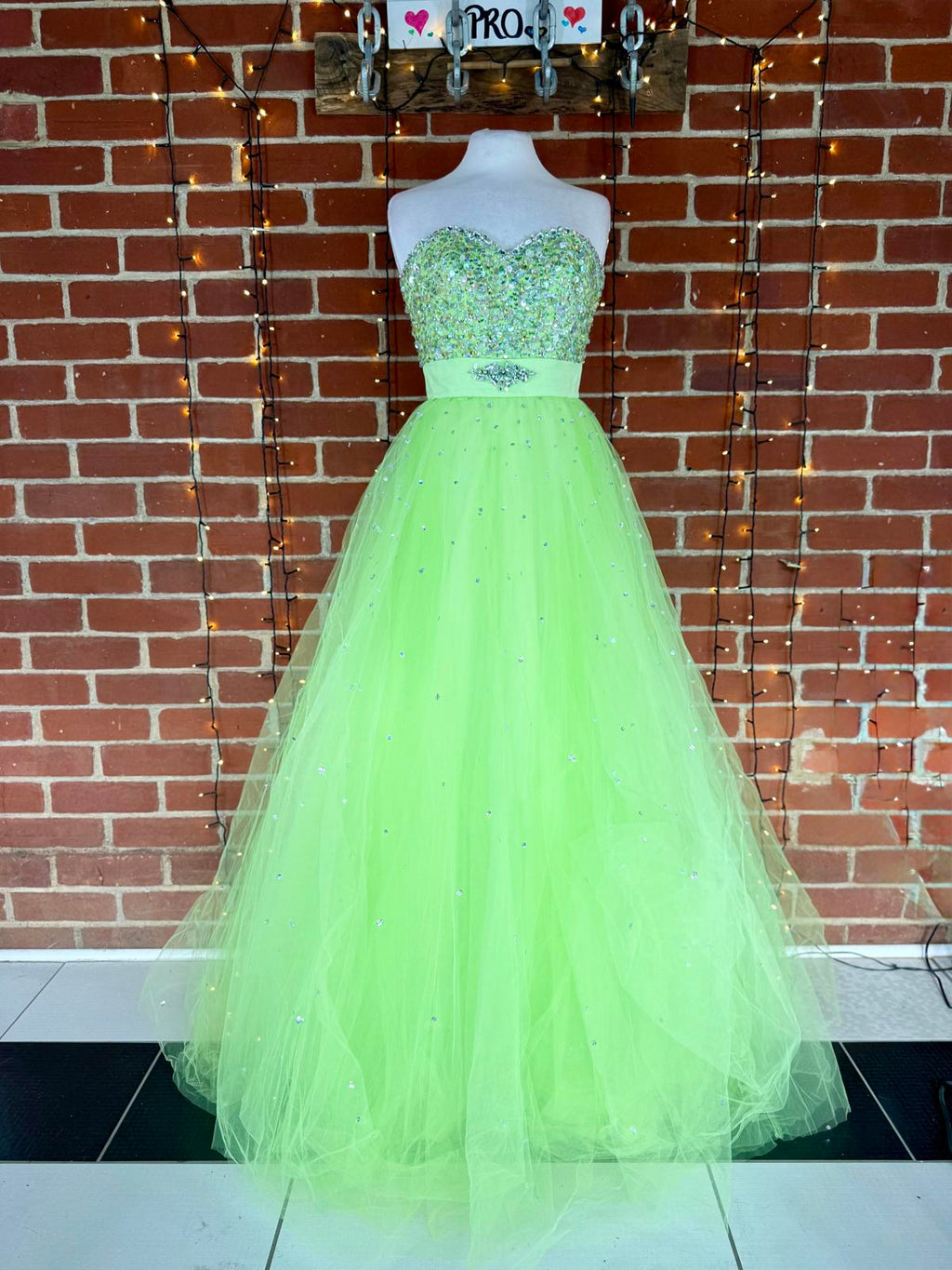 💚 Mori Lee by Madeline Gardner Embellished Lime Green Ball Gown – UK 2