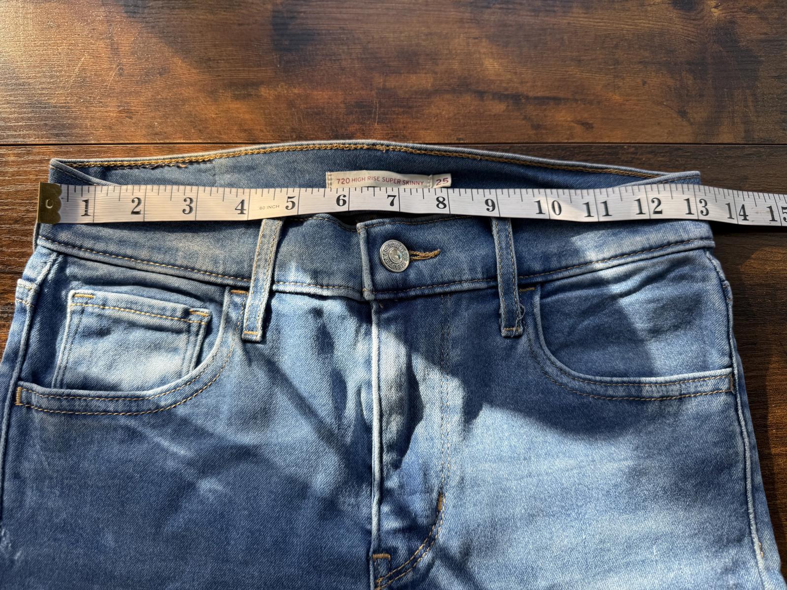 Levi’s 720 High Rise Super Skinny Jeans – Mid Blue (W25 L28)