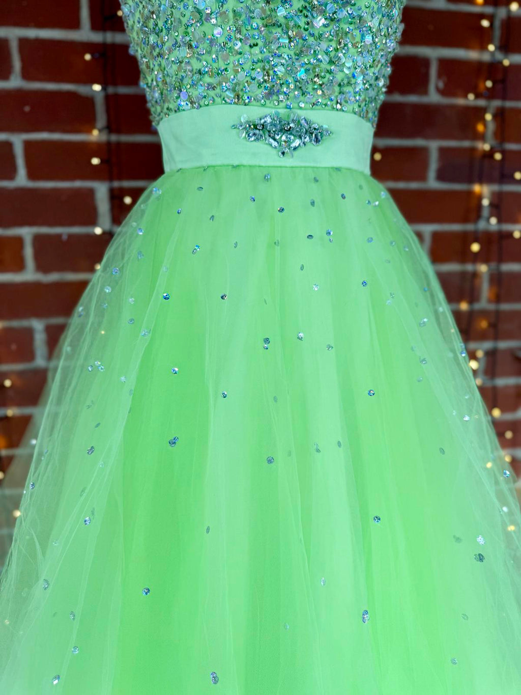 💚 Mori Lee by Madeline Gardner Embellished Lime Green Ball Gown – UK 2