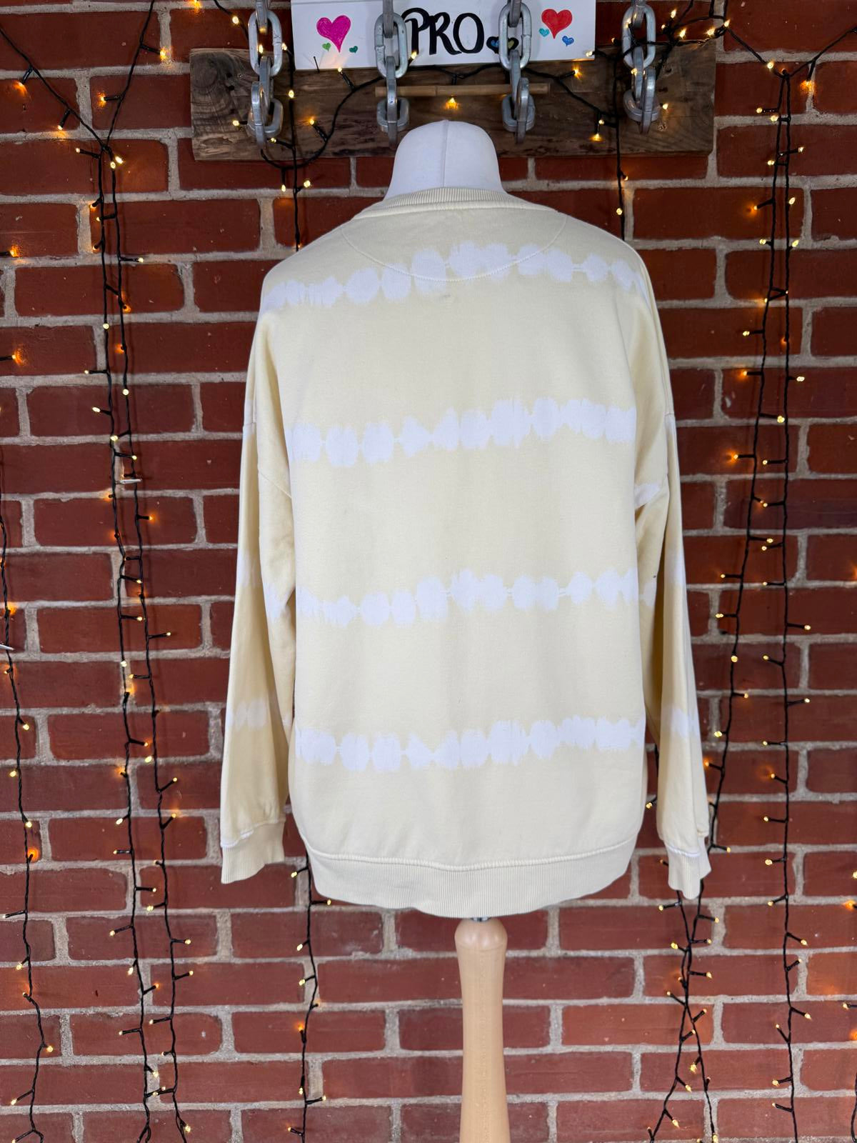 Chic Tie-Dye Graphic Sweatshirt - UK Size 12/14                          NUM36