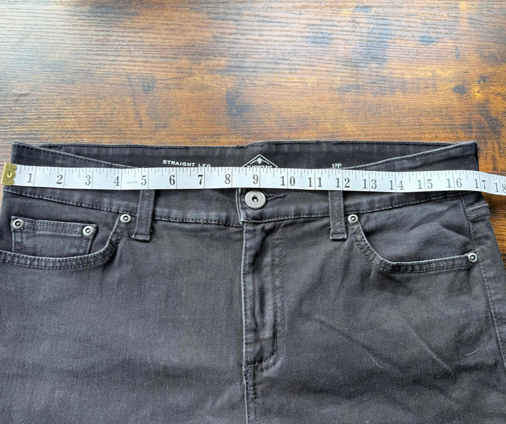 St. John’s Bay Straight Leg Black Jeans – Size 13P (US) / UK 16 Petite