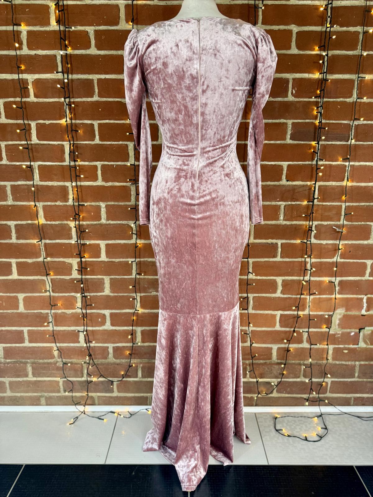 💗 GODDIVA LONDON Dusky Pink Velvet Long Sleeve Gown – UK 8