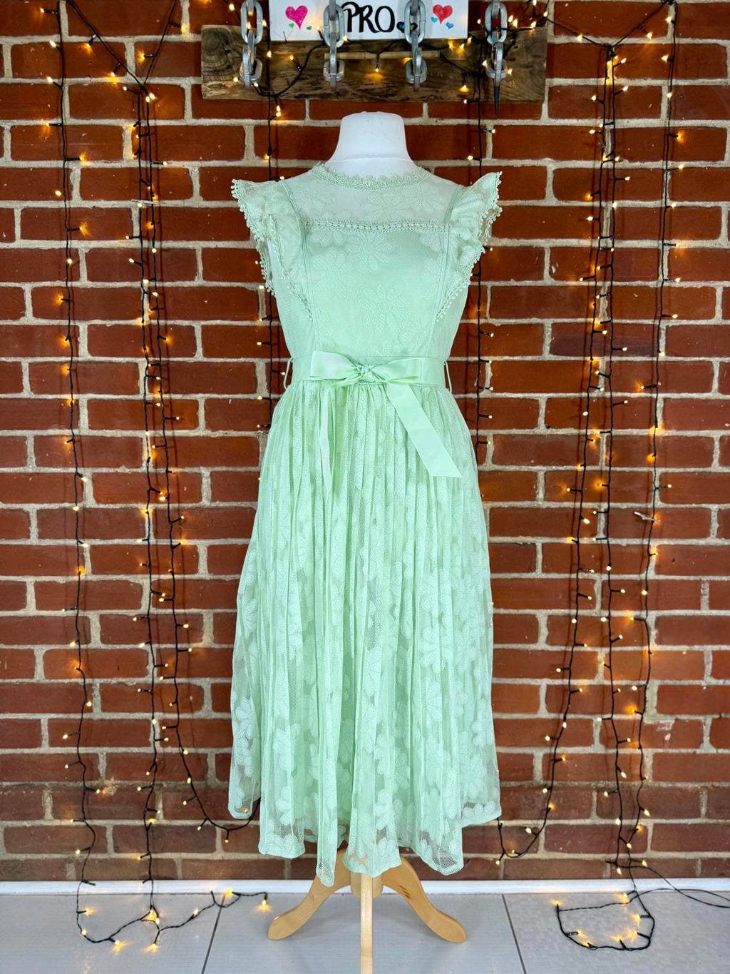 💚 Barberellas Boutique Delicate Lace Dress – Sage Green – Size UK 12 #120
