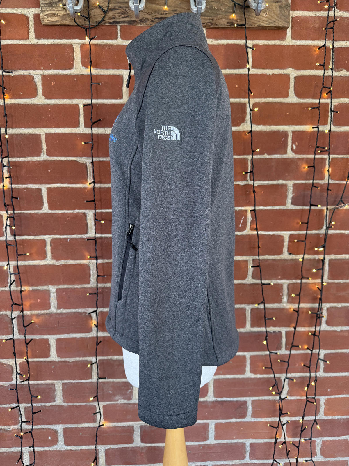 Excellent Condition The North Face Women’s WindWall Full Zip Jacket - NUM 58