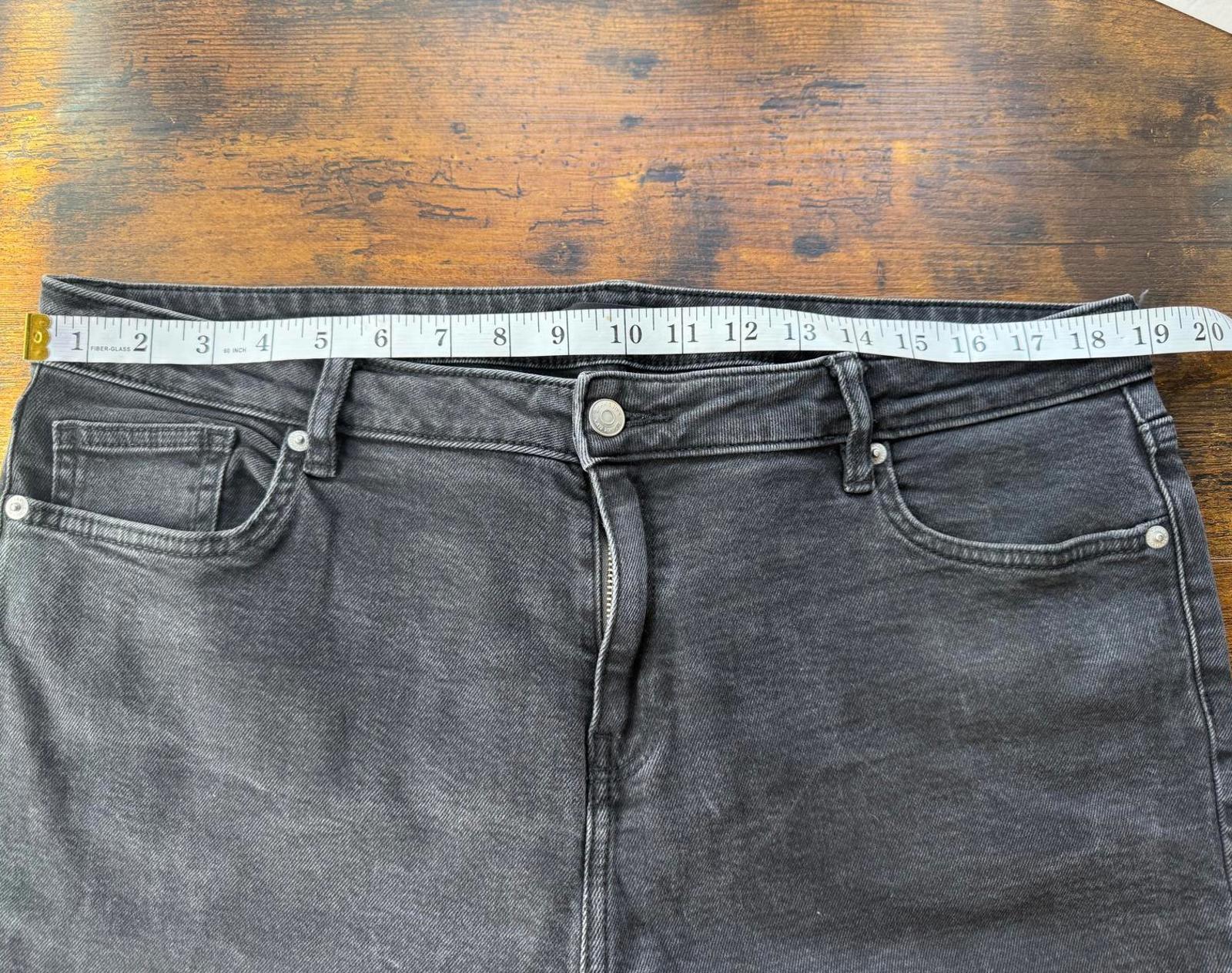 Black Women's Jeans Straight Fit - Size 18 Long