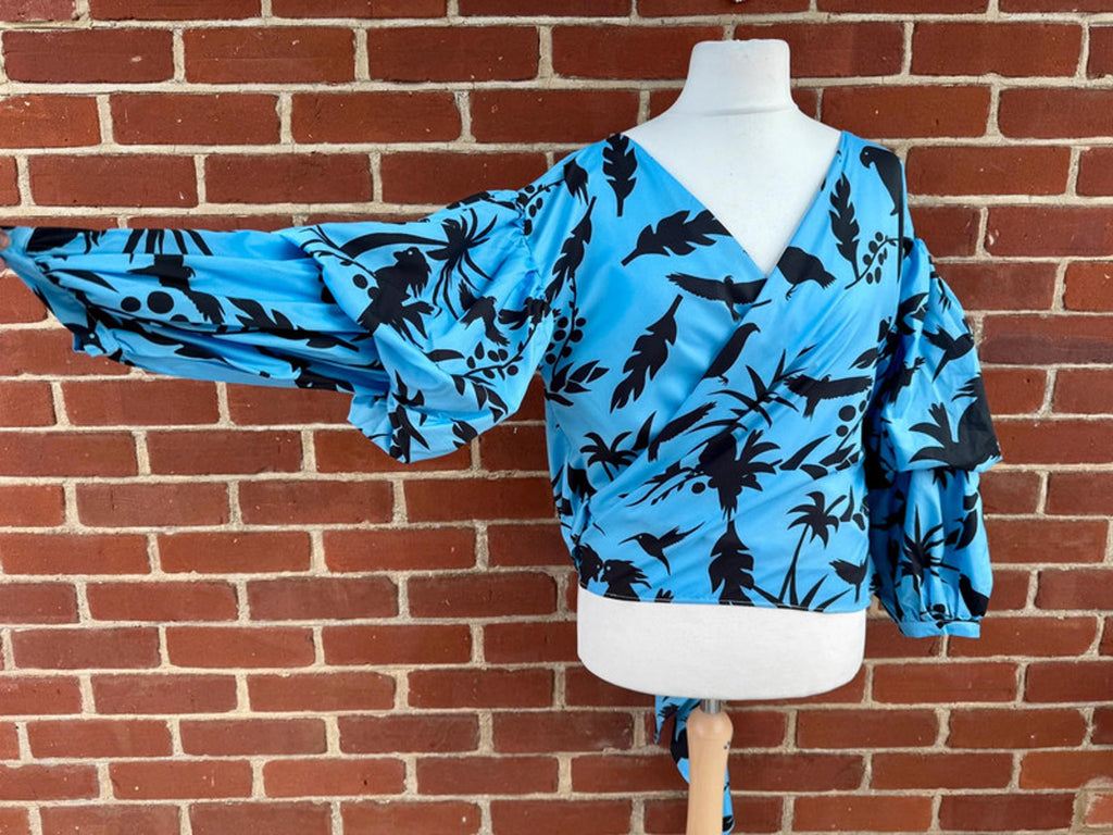 💙 Angelababy Blue Tropical Print Puff Sleeve Wrap Blouse – Size M (BNWT)