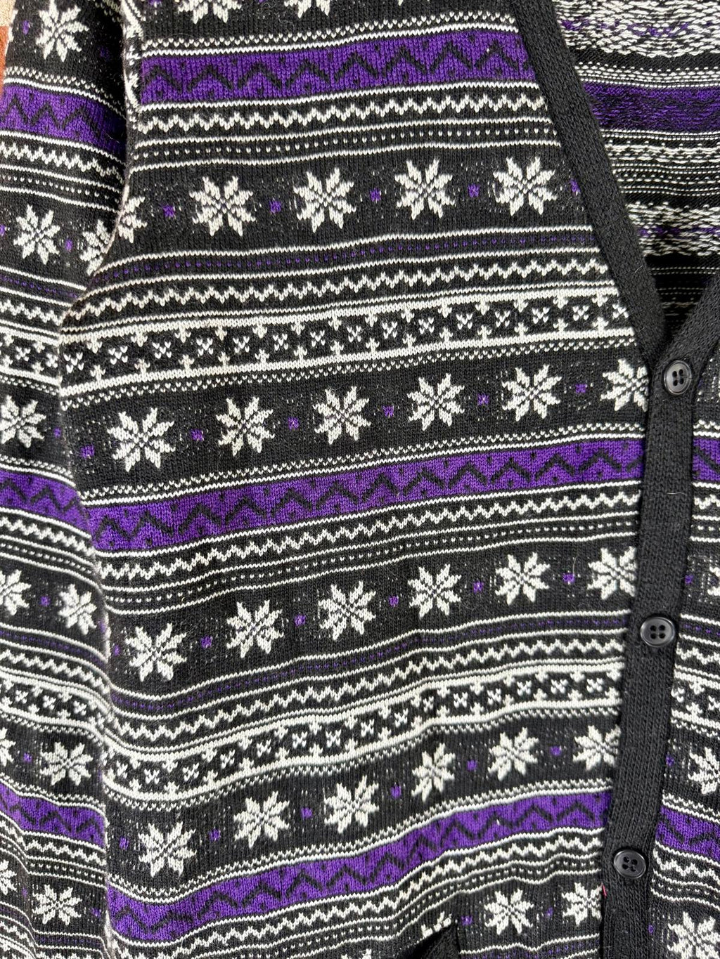 Men’s Bigi FIRST Fair Isle Snowflake Cardigan Black Purple – Small / Medium #51 NUM 10