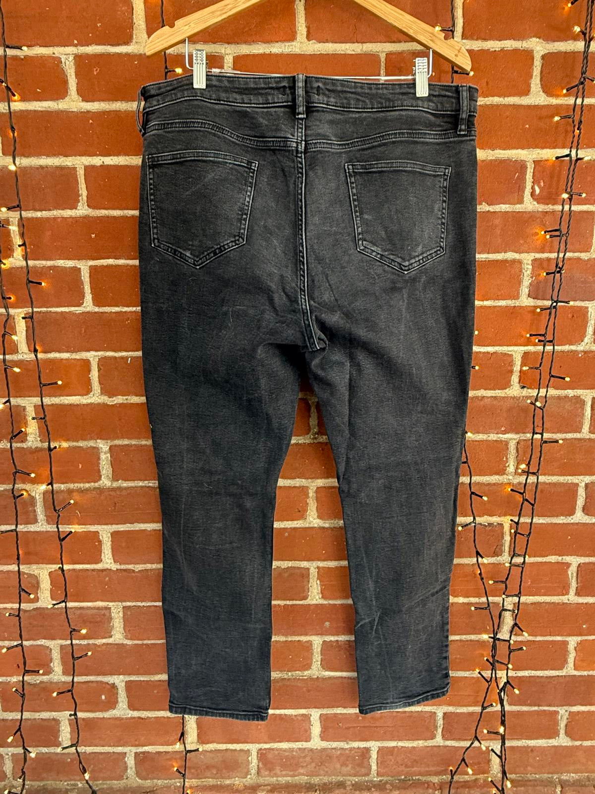 Black Women's Jeans Straight Fit - Size 18 Long