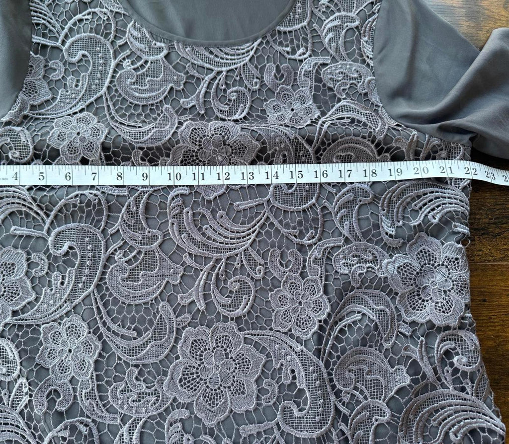 Elegant Lace Detail Top - Size [18] - Perfect for Any Occasion