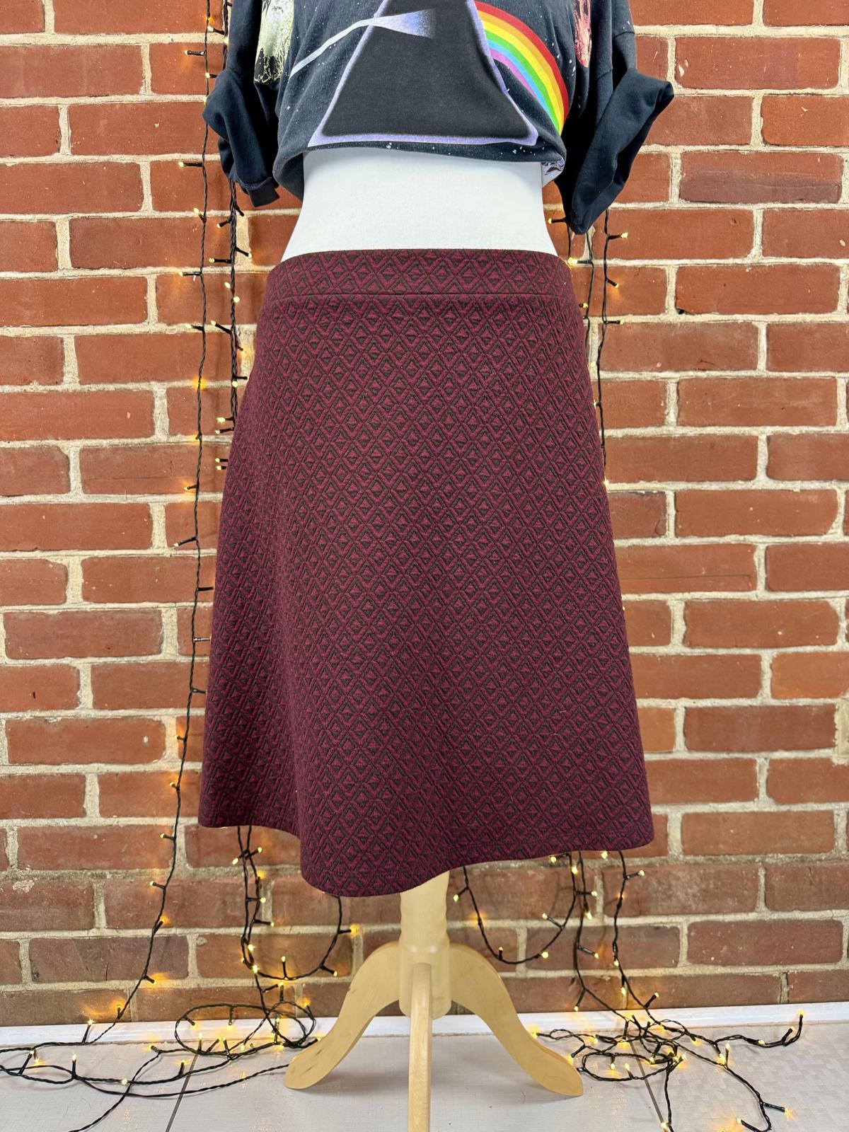 Woman's Geometric A-Line Skirt Burgundy Textured UK 14 sku460
