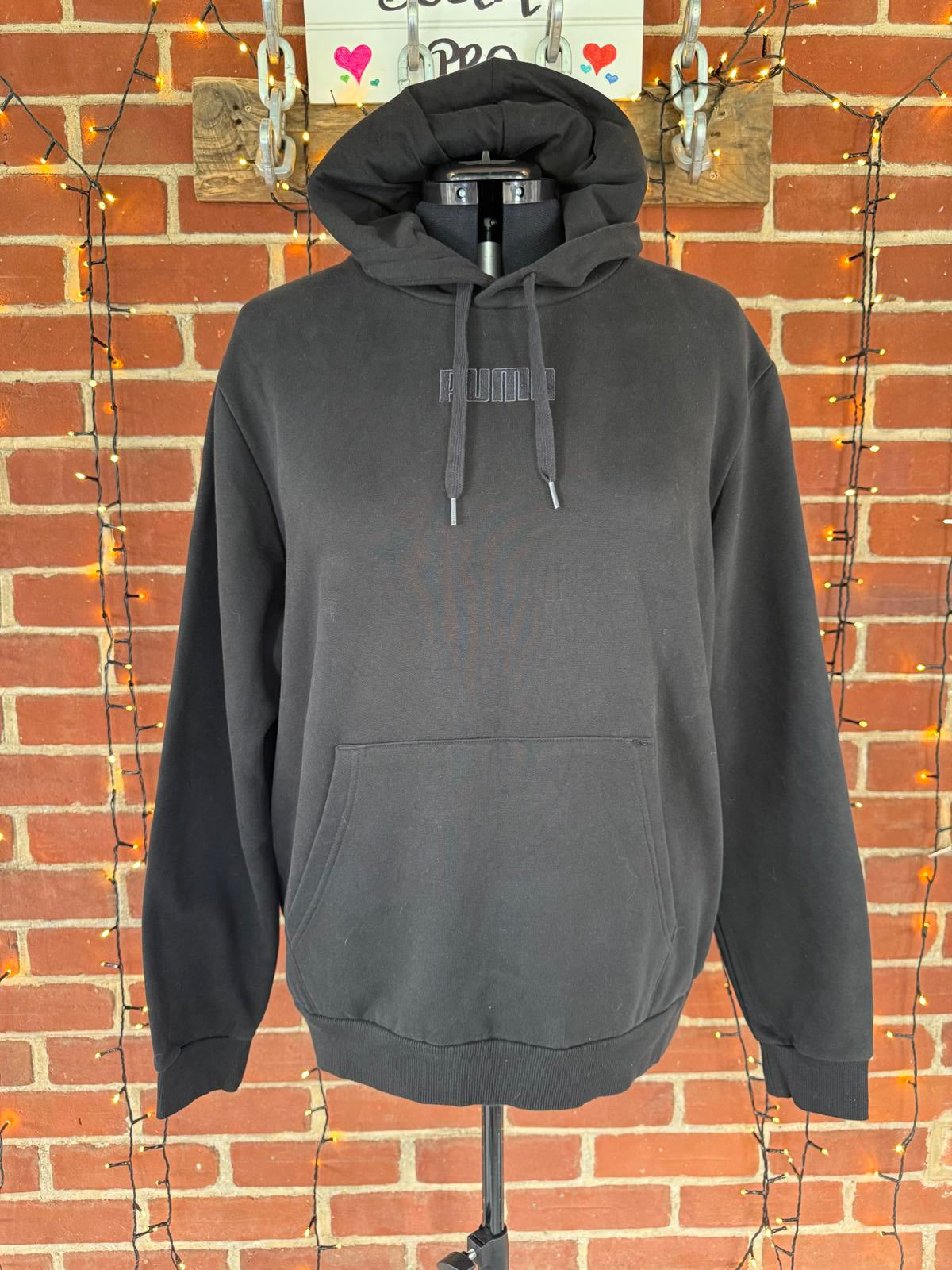 🖤 Super Soft PUMA Black Hoodie – XL – Embroidered Logo NUM39