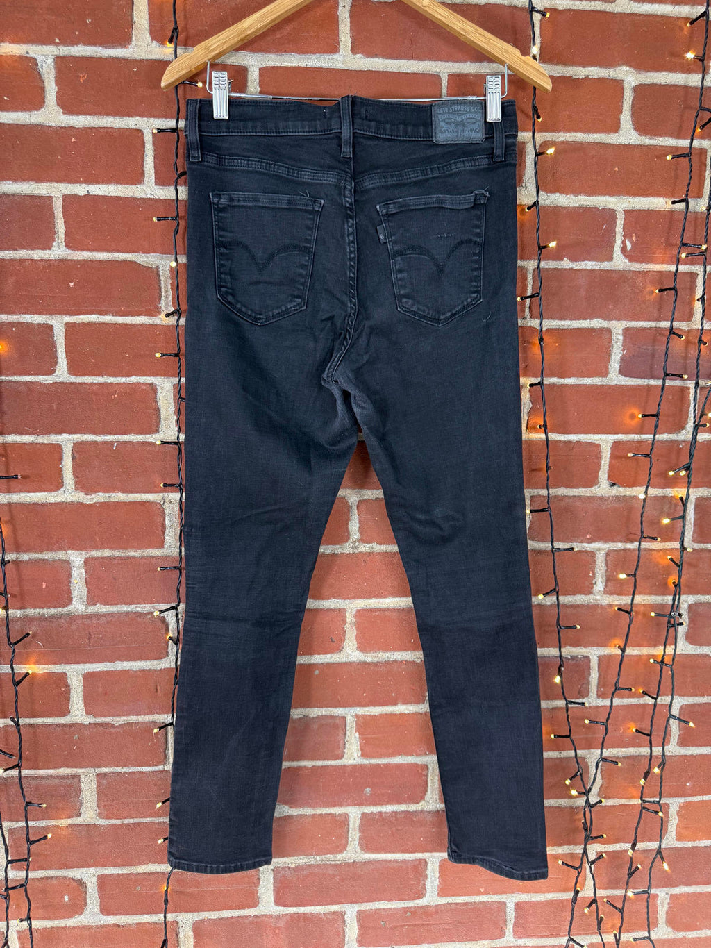 Levi’s Water<Less Black Jeans – W30 L30 (US 10 / UK 12)