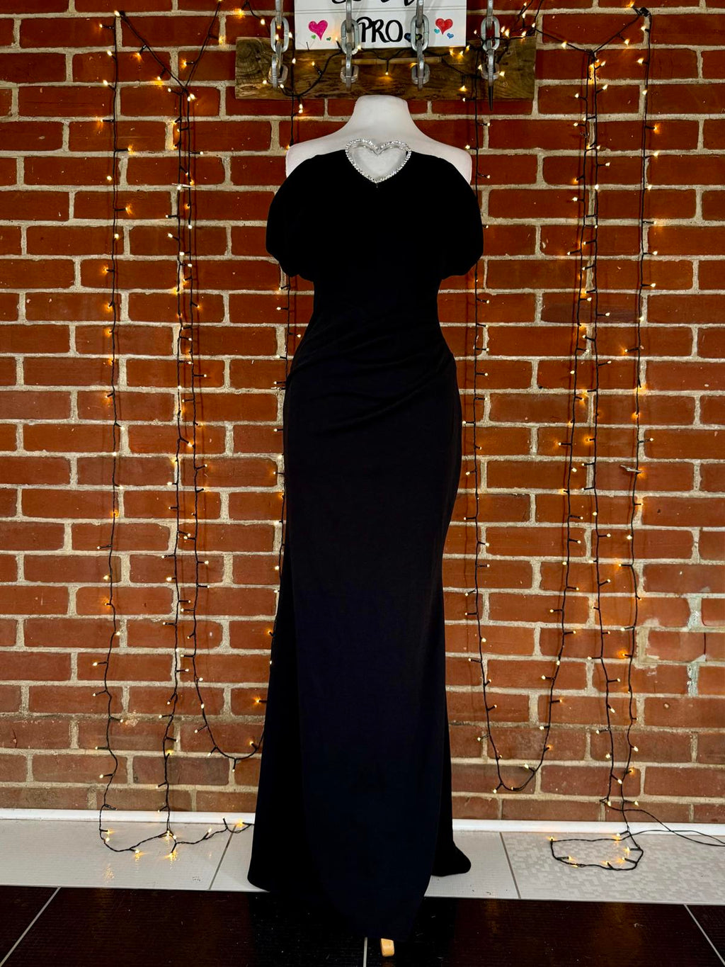 🖤 Barberellas Boutique Diamond Heart Off-Shoulder Gown – Size UK 8 #122