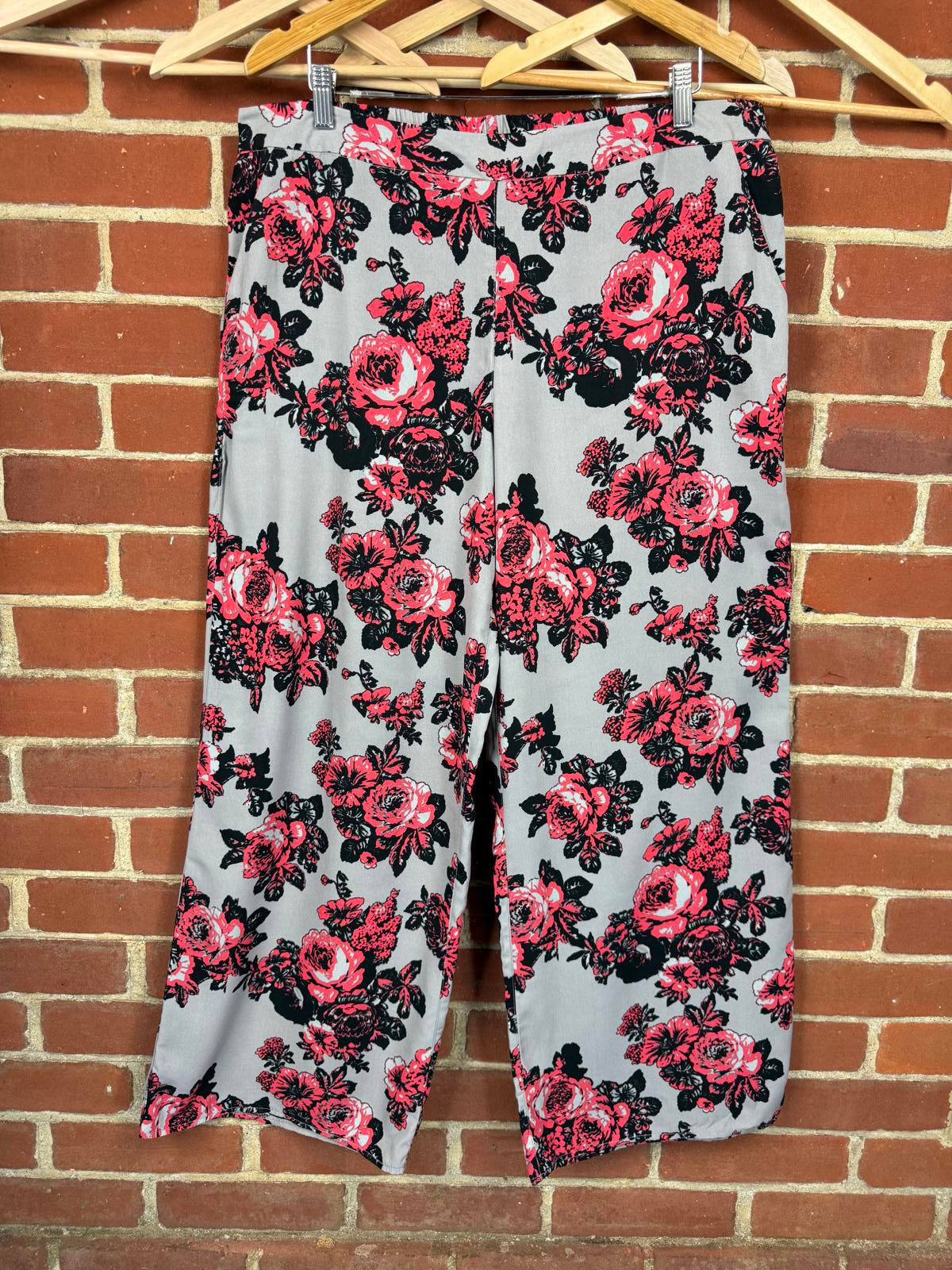 Atmosphere Floral Wide-Leg Trousers | Grey & Red Roses | UK 18    .376