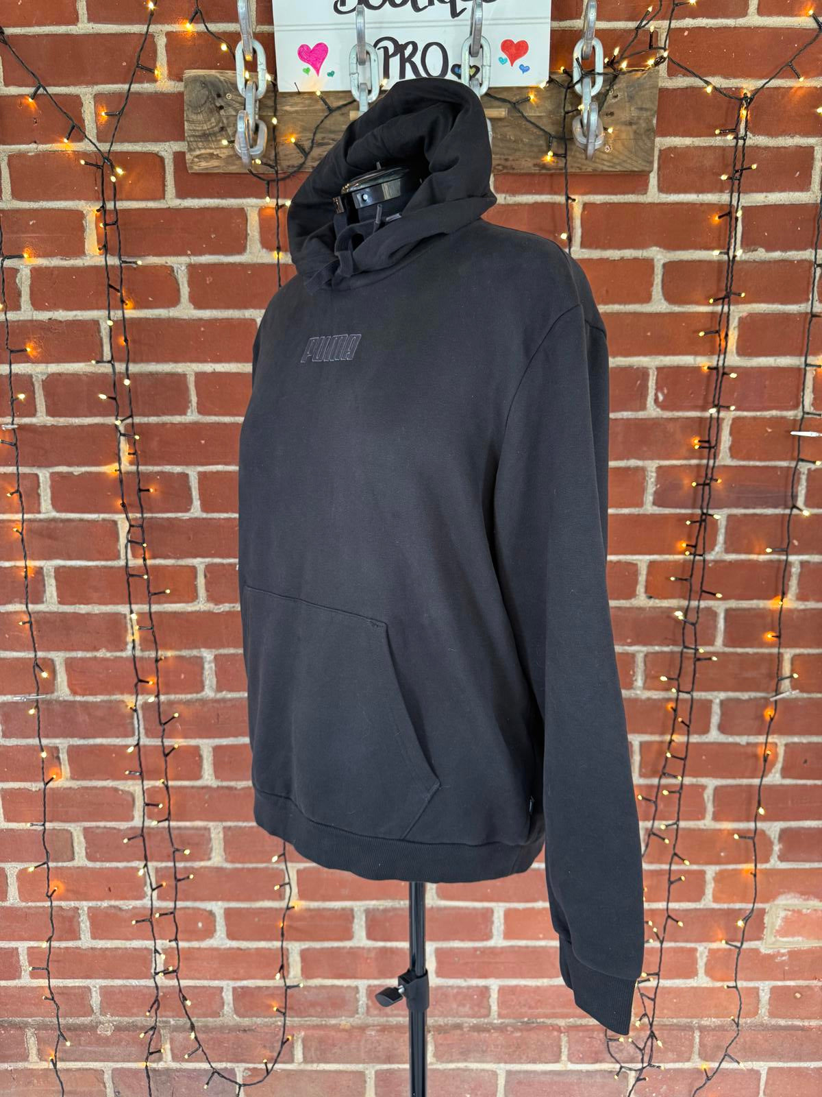 🖤 Super Soft PUMA Black Hoodie – XL – Embroidered Logo NUM39