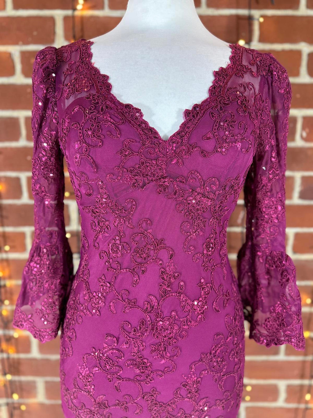 Unique Sample dress DR3960 Berry Sequin Lace Dress UK 8 BNWT Unique Gown 153