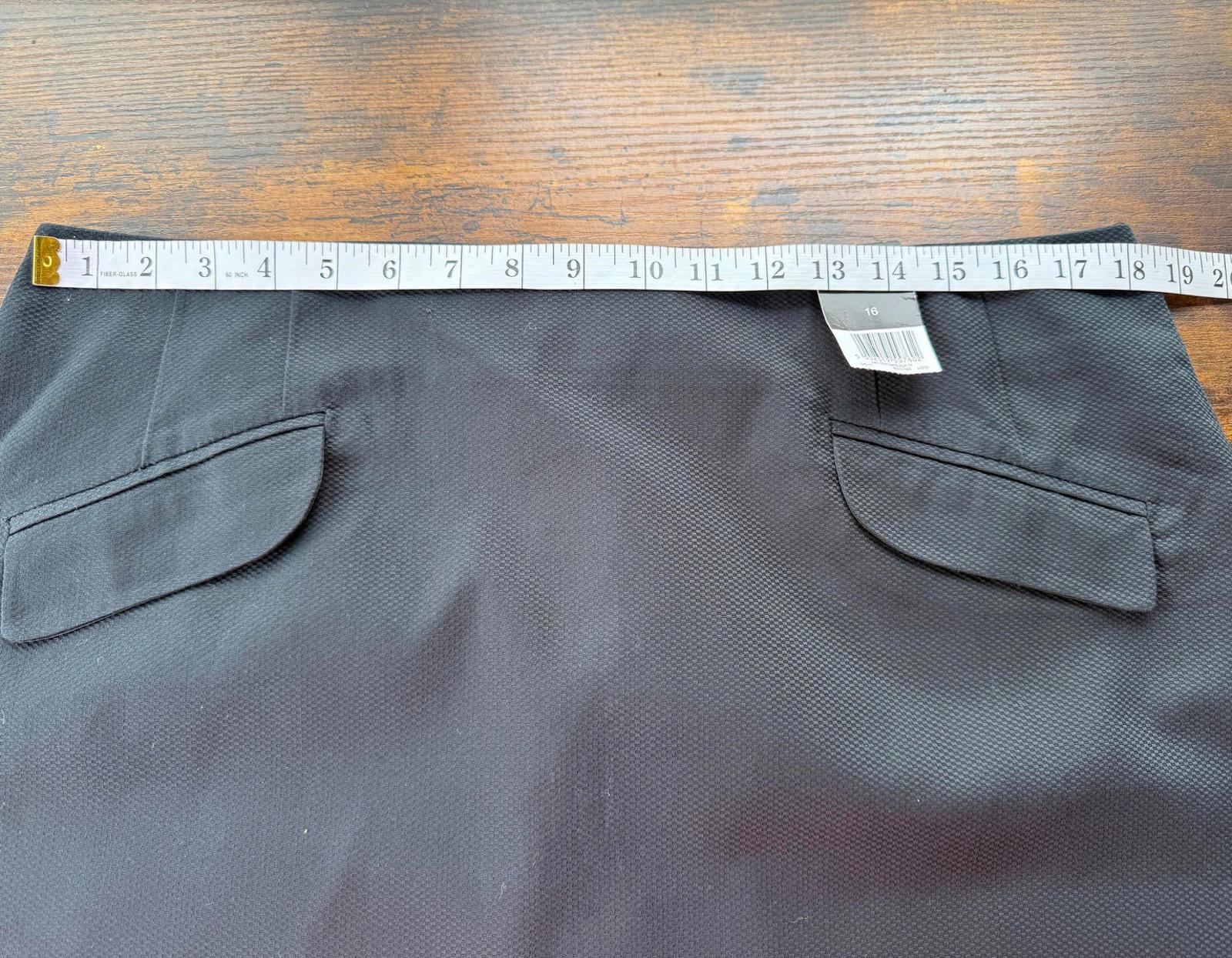 Chic Black Women’s Skirt With Pockets - Size 16