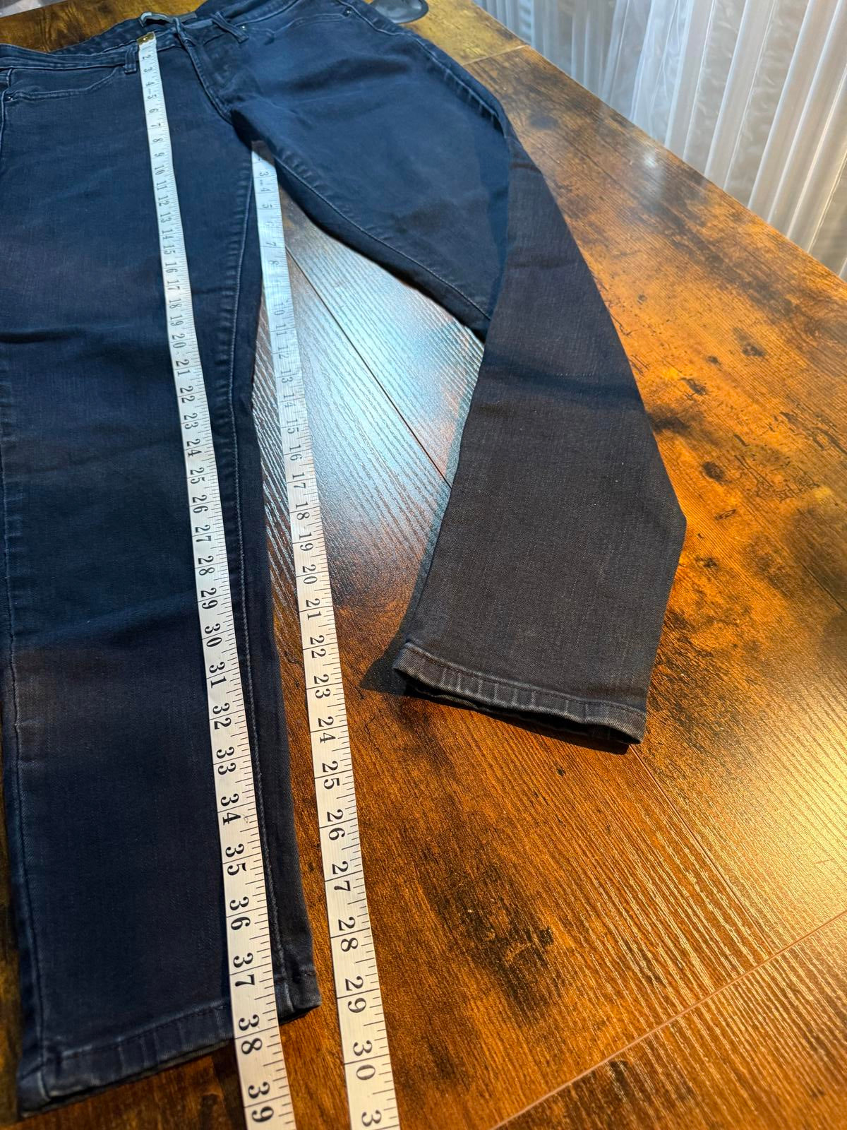 Levi’s Stretch Skinny Jeans Black – W29 L32 (UK 10 / US 6)