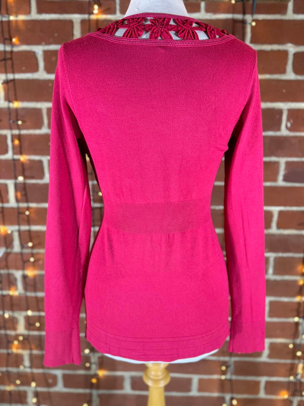 Coast Red Floral Trim Deep V Knit Top – Size 10 (Viscose Blend) NUM11