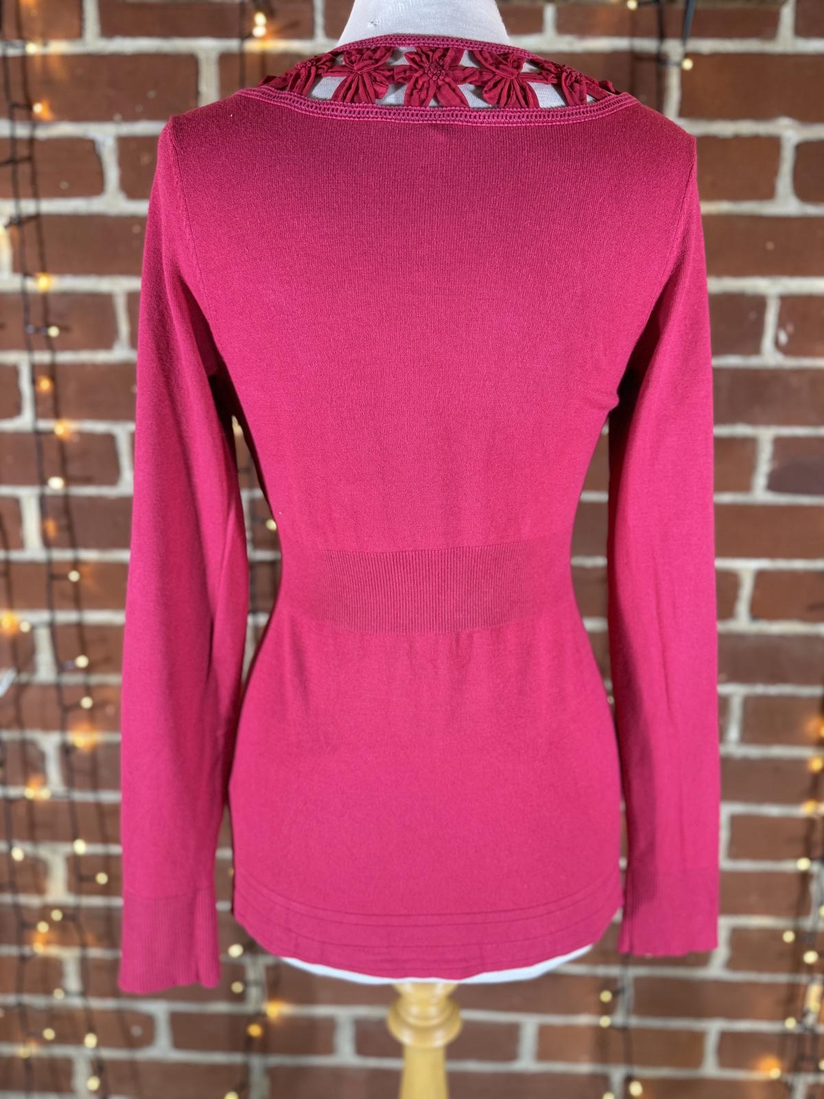 Coast Red Floral Trim Deep V Knit Top – Size 10 (Viscose Blend) NUM11