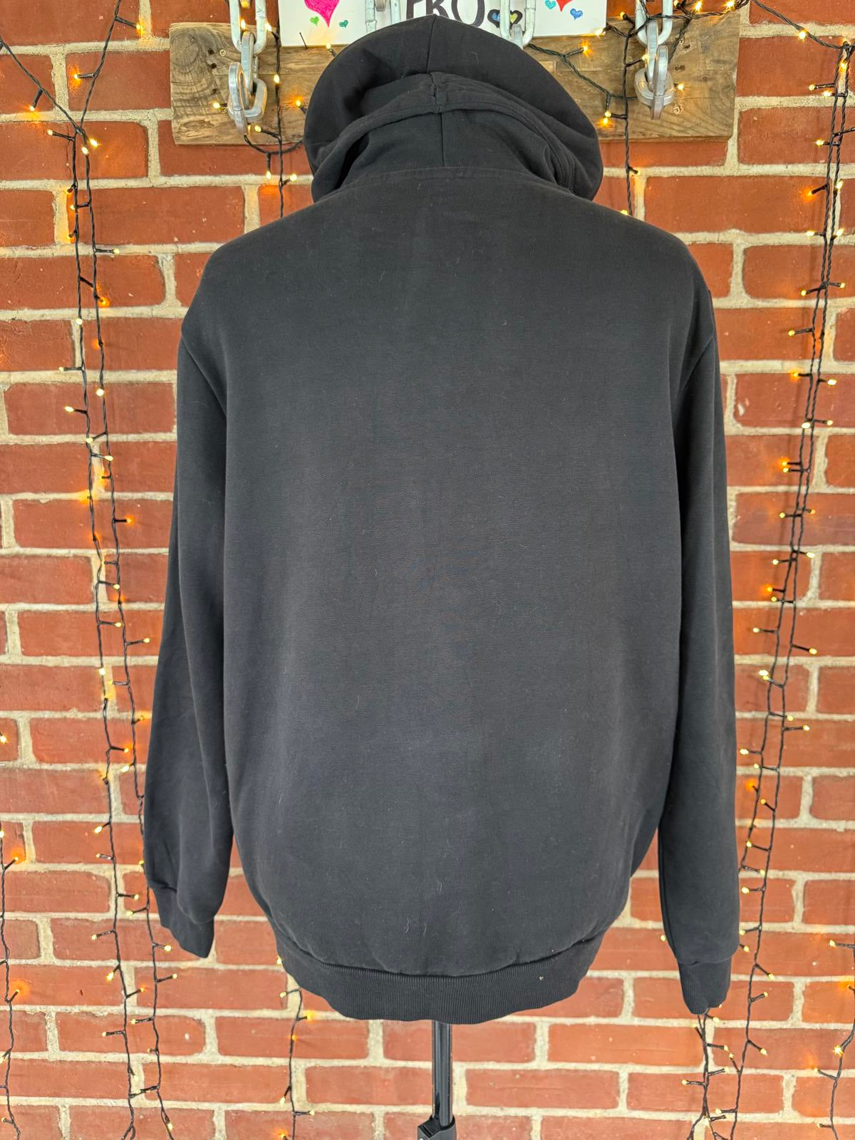 🖤 Super Soft PUMA Black Hoodie – XL – Embroidered Logo NUM39