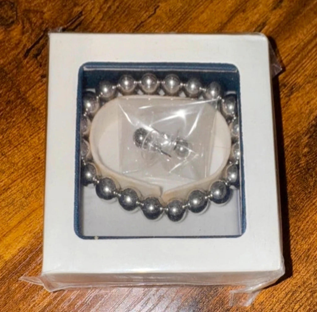 Stylish Carlo Gioielliere Silver Bracelets & Earrings Set with Box