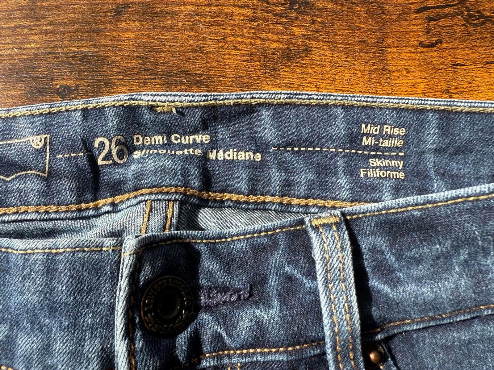 Levi’s Demi Curve Skinny Jeans W26 (UK 8 / US 4) – Mid Rise – Blue