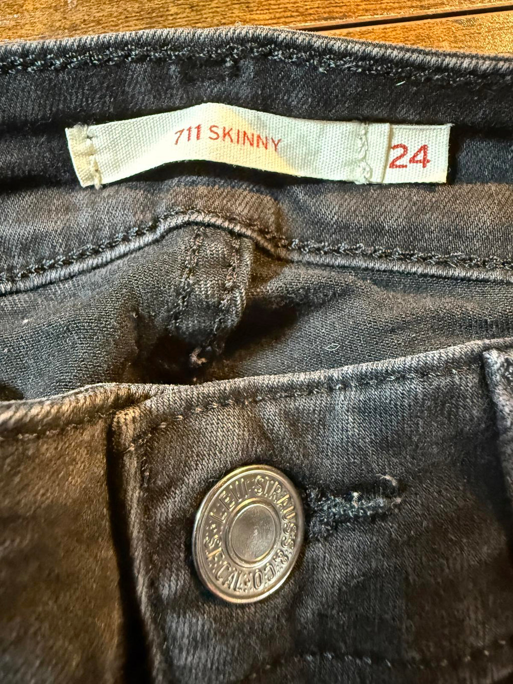 Levi's Women's Black Skinny Jeans Size 25