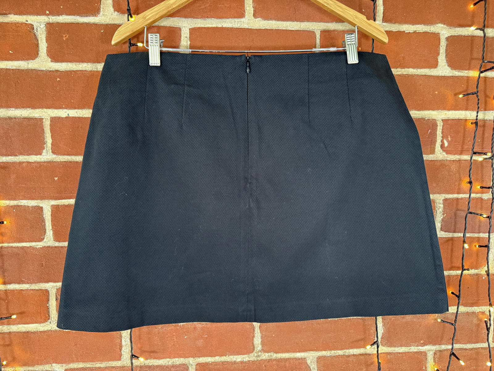 Chic Black Women’s Skirt With Pockets - Size 16