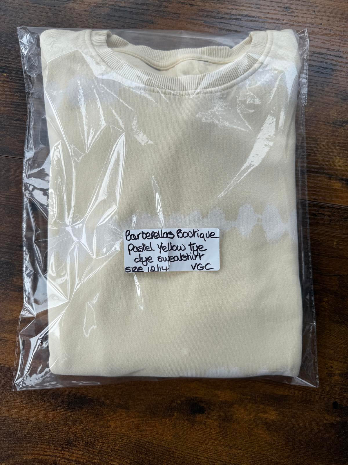 Chic Tie-Dye Graphic Sweatshirt - UK Size 12/14                          NUM36