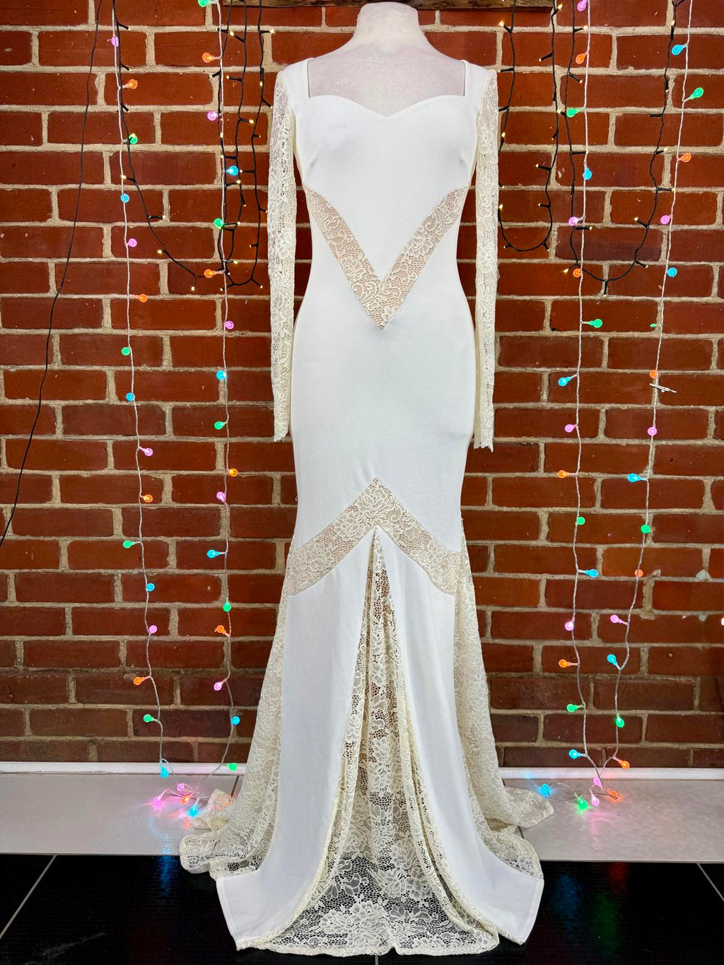 Cream Lace Maxi Dress UK 8–10 / US 4–6 – Long Sleeve Occasion Gown          .324