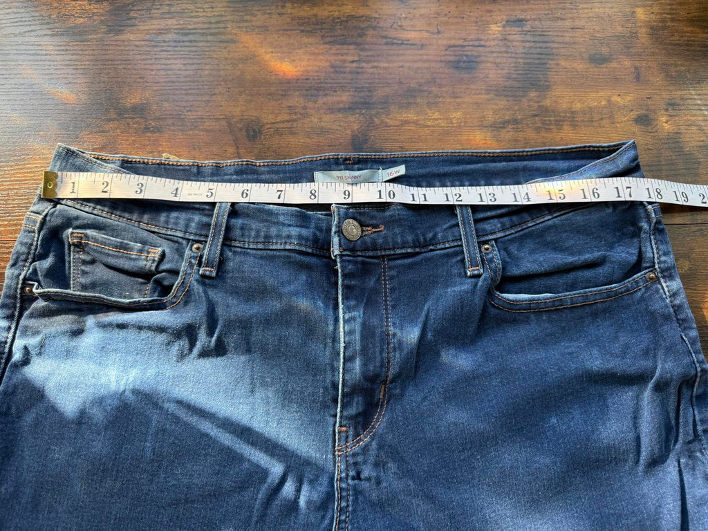 Levi’s 711 Skinny Jeans – Dark Blue (16W)