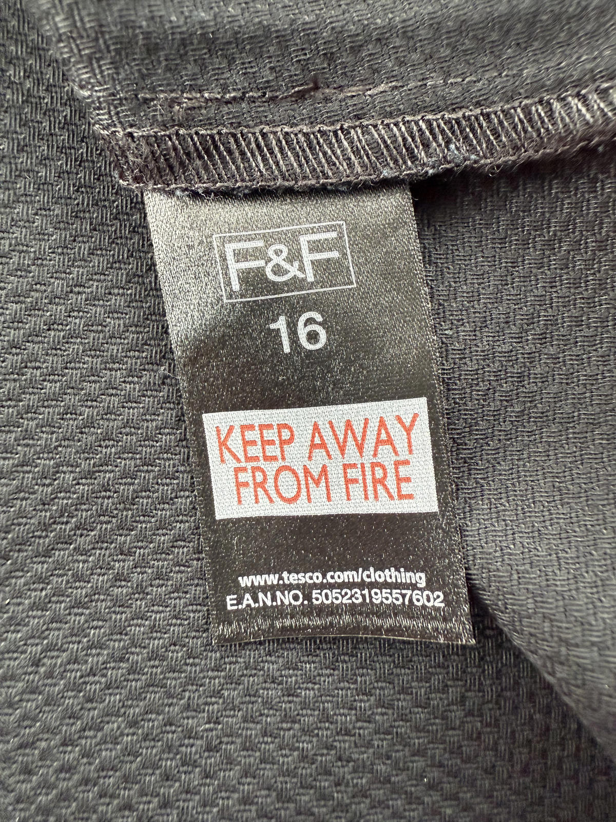 Chic Black Women’s Skirt With Pockets - Size 16