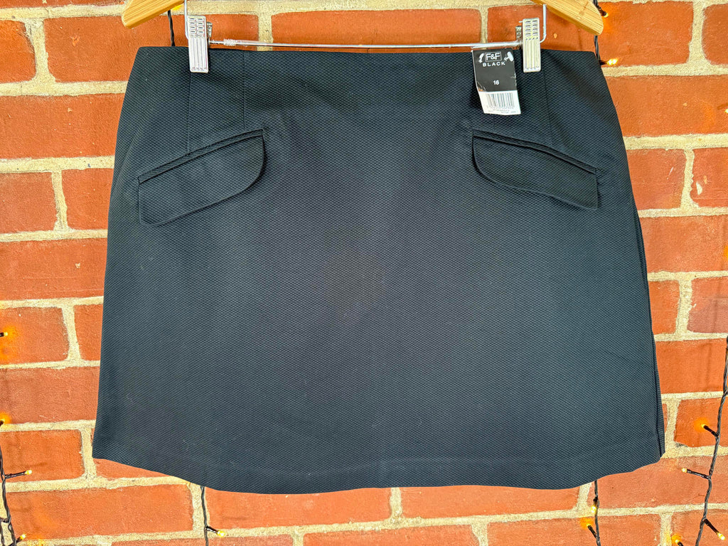Chic Black Women’s Skirt With Pockets - Size 16