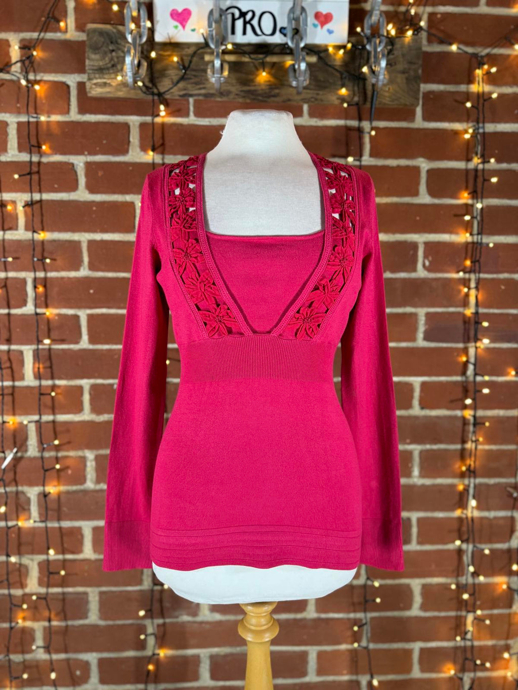 Coast Red Floral Trim Deep V Knit Top – Size 10 (Viscose Blend) NUM11