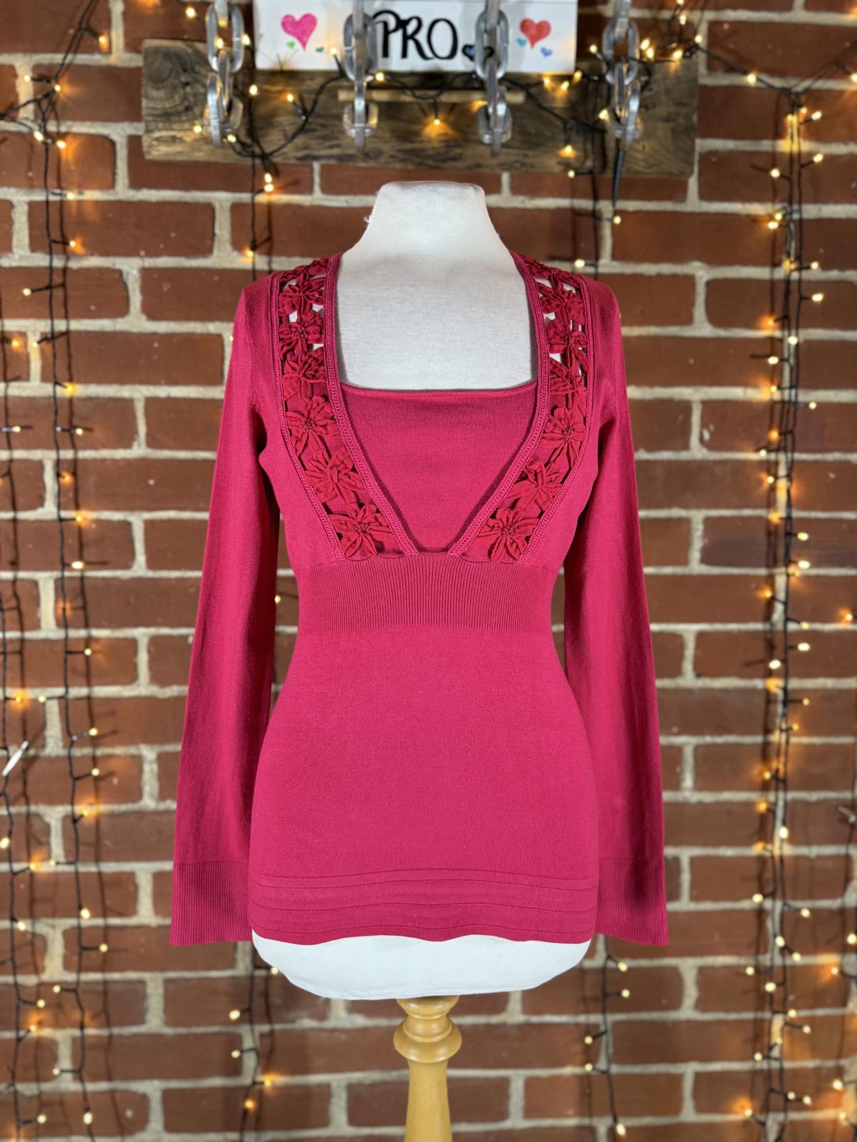 Coast Red Floral Trim Deep V Knit Top – Size 10 (Viscose Blend) NUM11