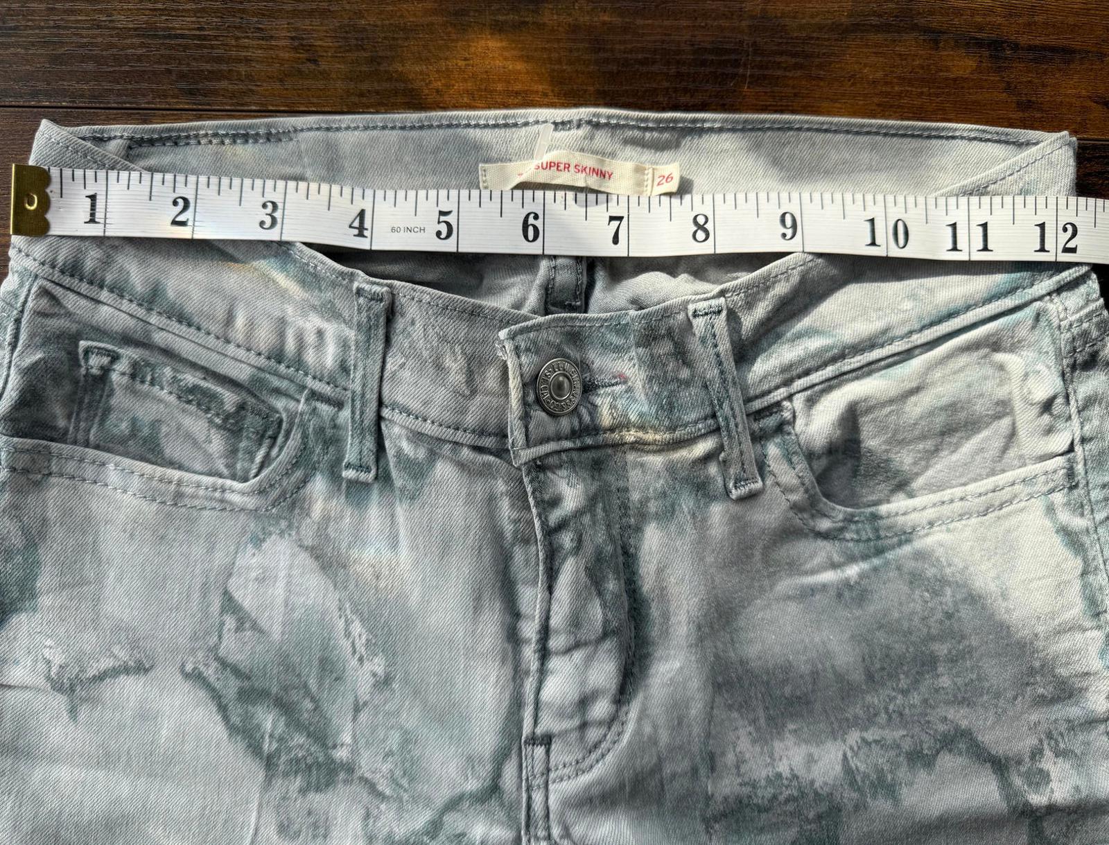 Levi’s Women’s Skinny Jeans — Grey Acid Wash — W26 L30 (UK 8)